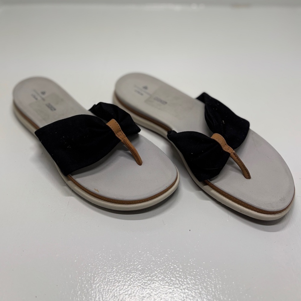 Clarks Cloudsteppers Cushion Soft Sandals Womens 9 Black Bow Comfort Flip Flops - Picture 3 of 9